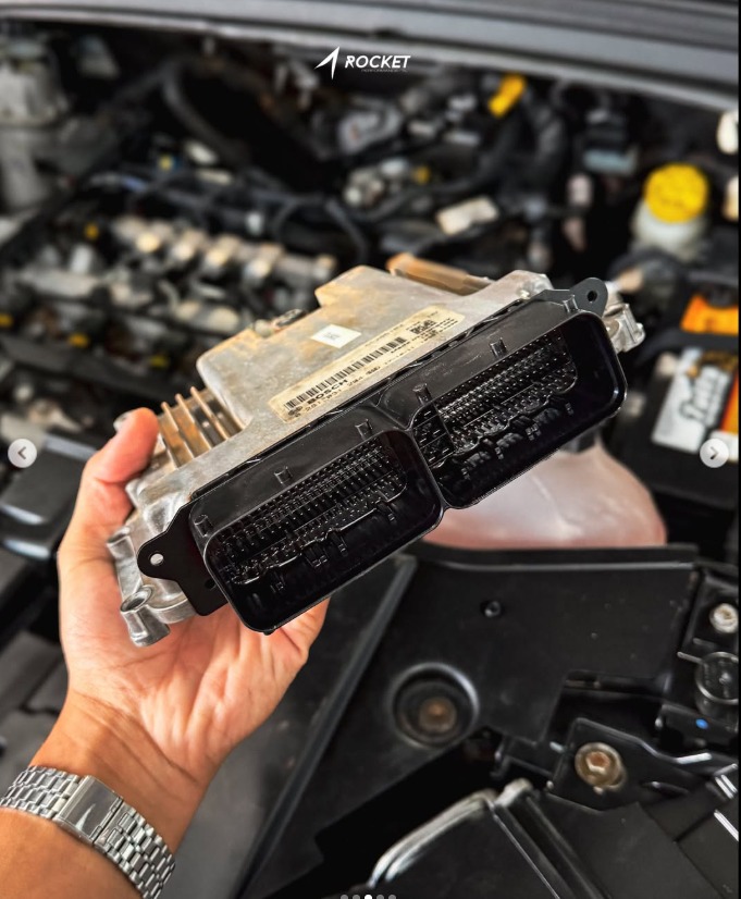 Módulo ECU na oficina Rocket